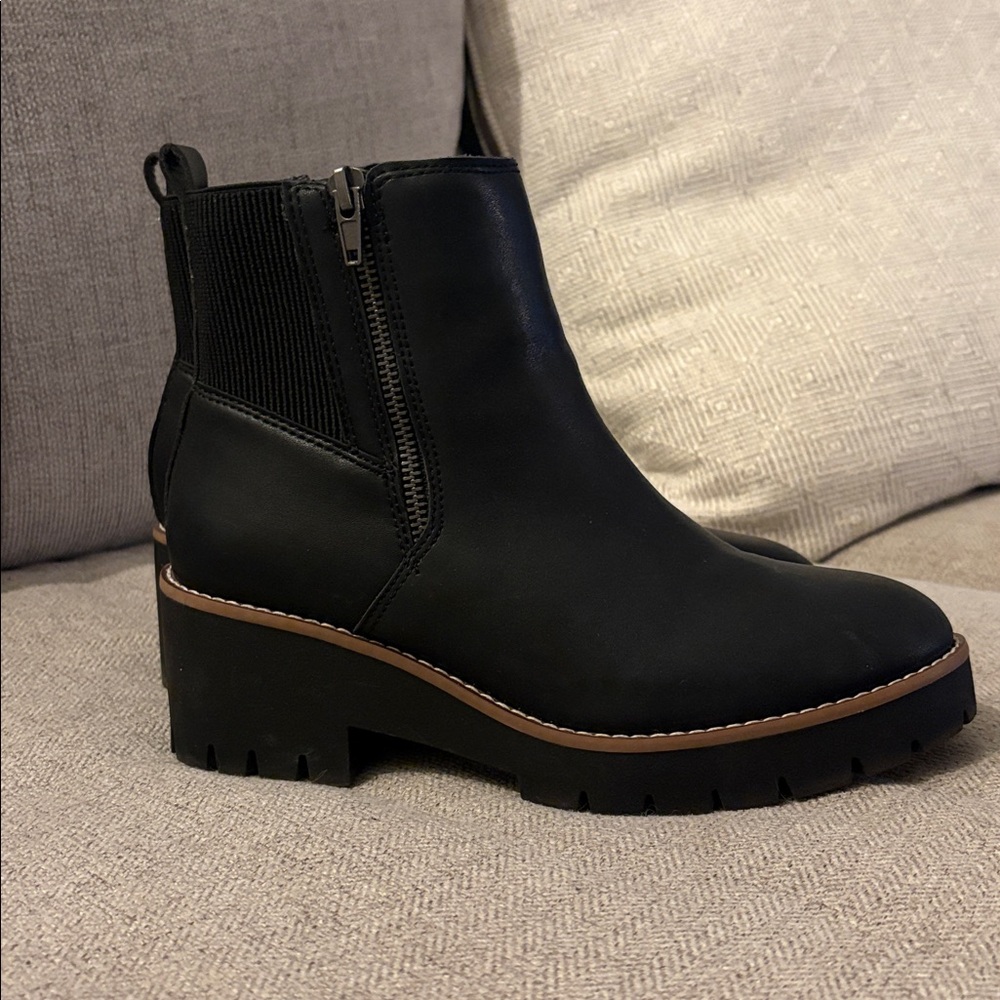 Blondo Black Leather Ankle Boots with Brown Trim